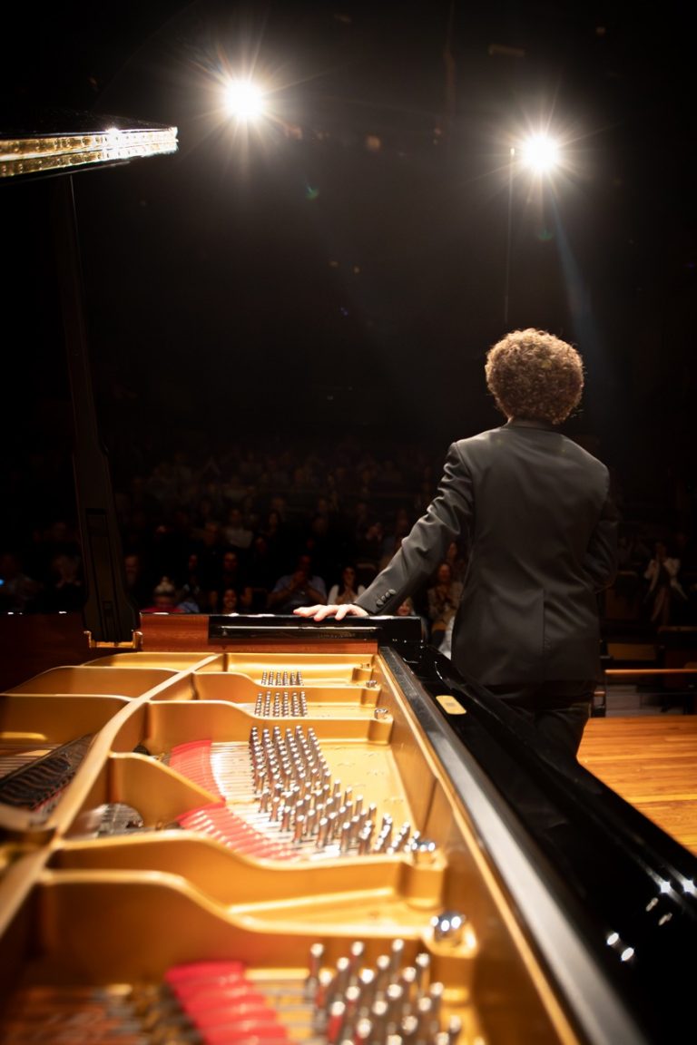 34-concert-14-portrait