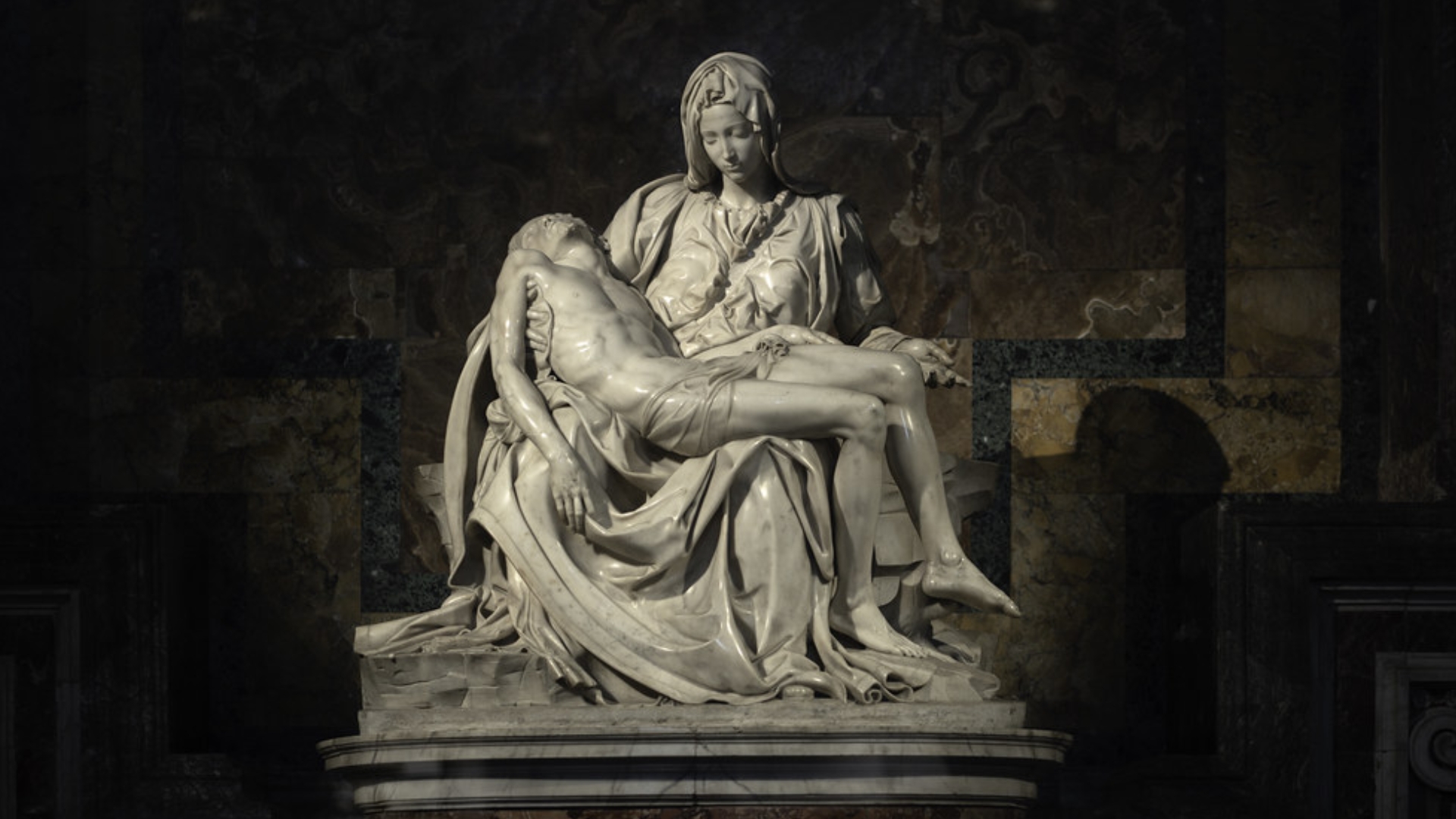 rome-michelangelo-pieta-closeup-1747812569